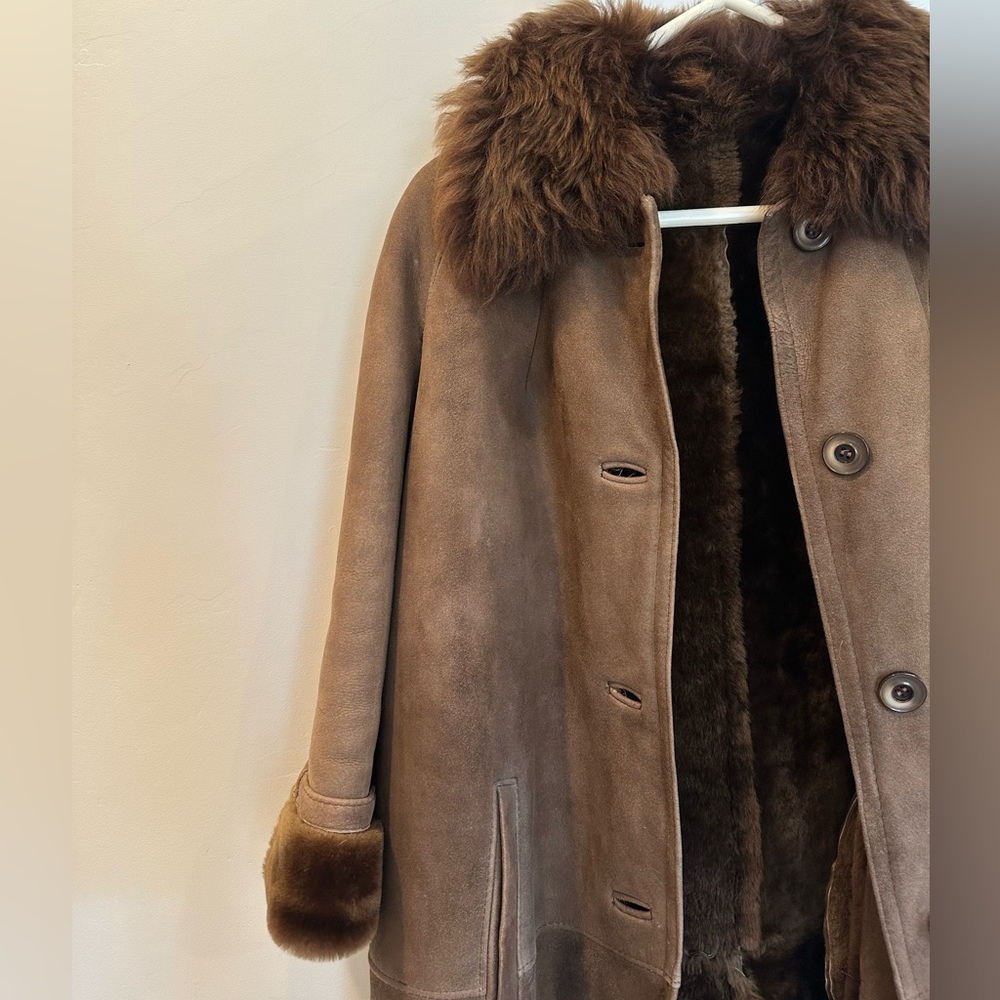 Vintage Brown Suede Coat with Fur Trim - Picture 6 of 10